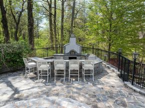 524 Lake Avenue, Greenwich CT 06830
