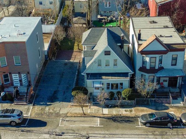 2025 45th St, North Bergen NJ 07047