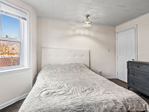 2025 45th St, North Bergen NJ 07047