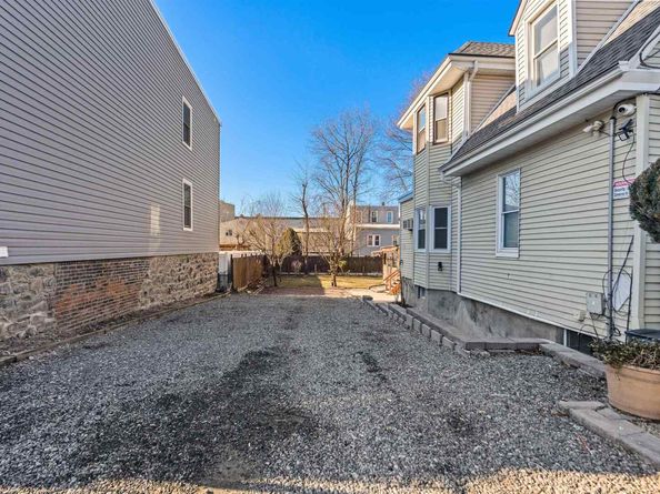 2025 45th St, North Bergen NJ 07047
