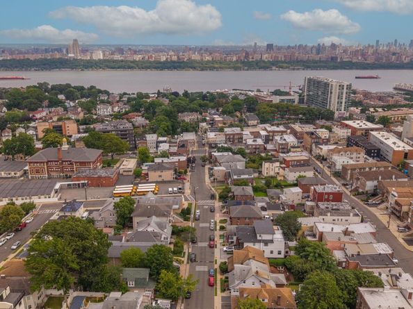 238 Jersey Ave, Cliffside Park NJ 07010