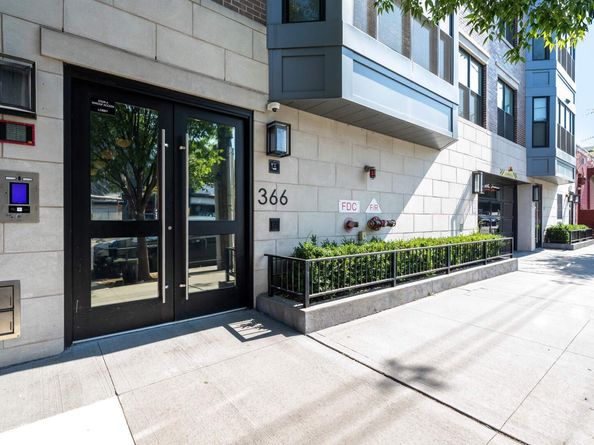 366 6th St 304, Jersey City NJ 07302
