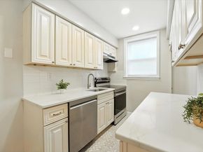 214 Avenue A A4, Bayonne NJ 07002