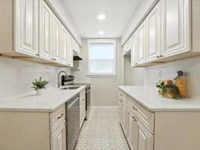 214 Avenue A A4, Bayonne NJ 07002