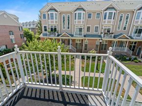 293 Roslyn Ct, West New York NJ 07087