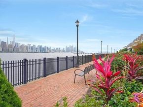 293 Roslyn Ct, West New York NJ 07087