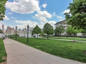 293 Roslyn Ct, West New York NJ 07087
