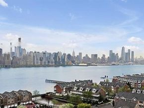293 Roslyn Ct, West New York NJ 07087