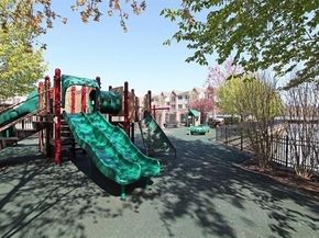 293 Roslyn Ct, West New York NJ 07087