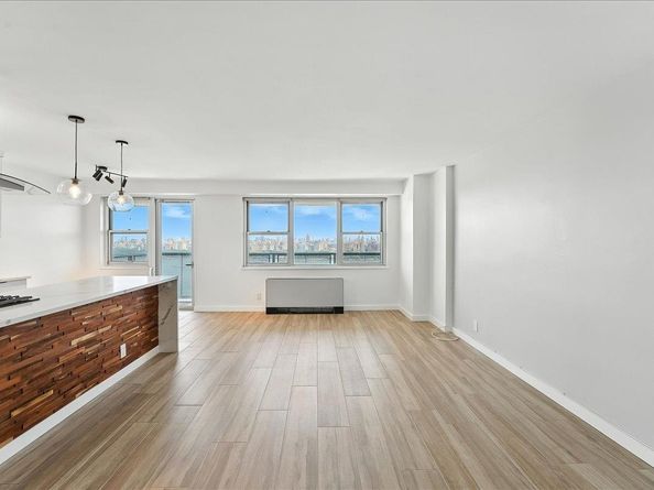 6600 Blvd East 15B, West New York NJ 07093