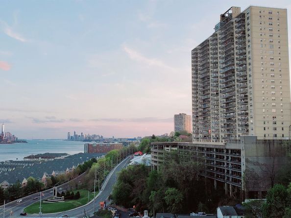 6600 Blvd East 15B, West New York NJ 07093