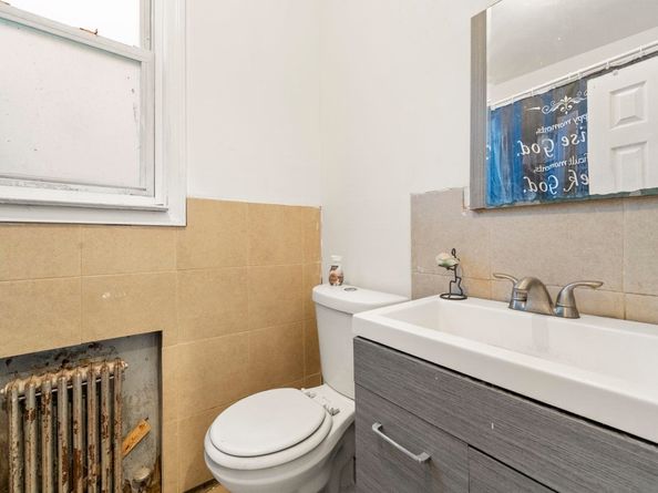 217 Bidwell Ave, Jersey City NJ 07305