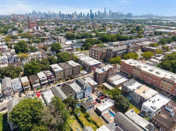 217 Bidwell Ave, Jersey City NJ 07305