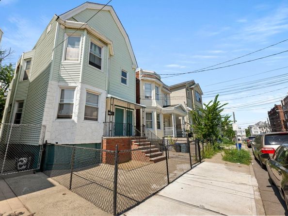 217 Bidwell Ave, Jersey City NJ 07305