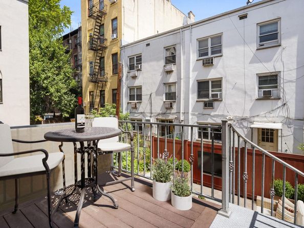 821 Bloomfield St, Hoboken NJ 07030