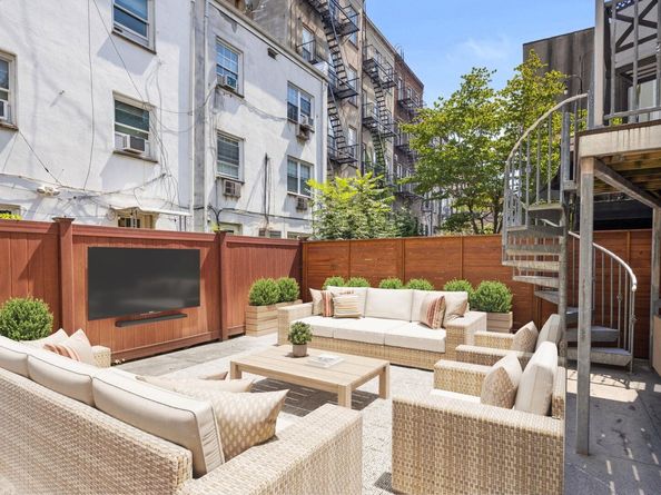 821 Bloomfield St, Hoboken NJ 07030