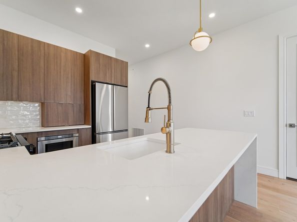 90 East 27th St, Bayonne NJ 07002