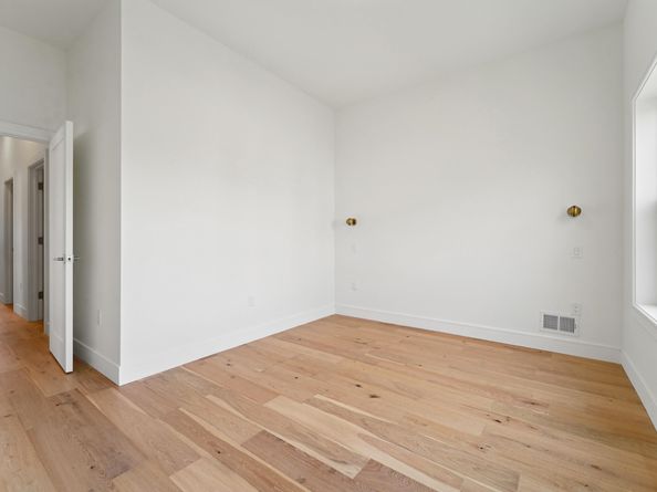 90 East 27th St, Bayonne NJ 07002