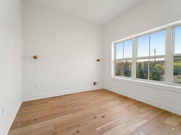 90 East 27th St, Bayonne NJ 07002
