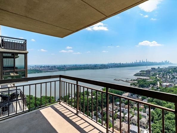 200 Old Palisade Rd PH 4/5, Fort Lee NJ 07024