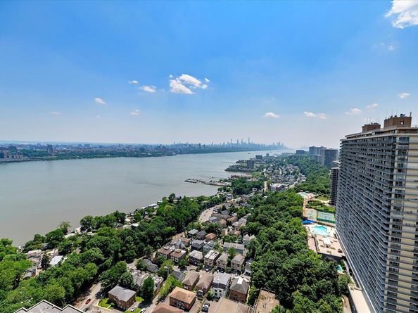 200 Old Palisade Rd PH 4/5, Fort Lee NJ 07024
