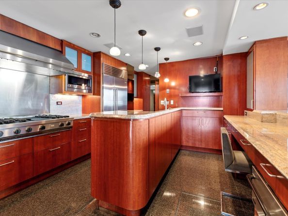 200 Old Palisade Rd PH 4/5, Fort Lee NJ 07024