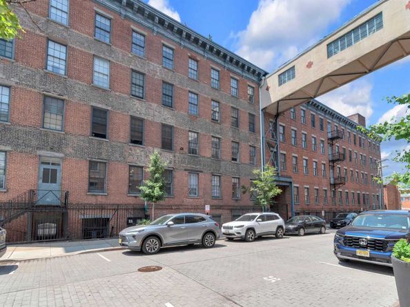187 Wayne St 106C, Jersey City NJ 07302