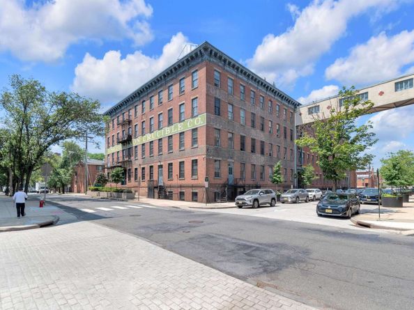 187 Wayne St 106C, Jersey City NJ 07302