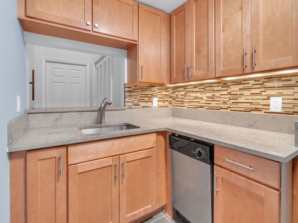 187 Wayne St 106C, Jersey City NJ 07302