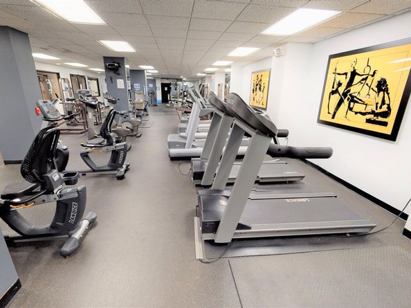 1502 Harmon Cove Tower 1502, Secaucus NJ 07094