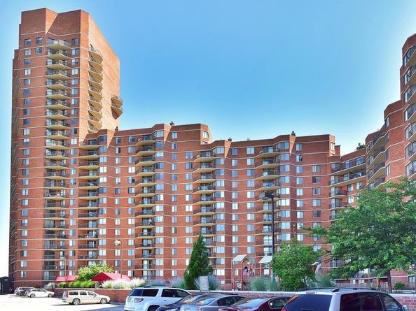1502 Harmon Cove Tower 1502, Secaucus NJ 07094