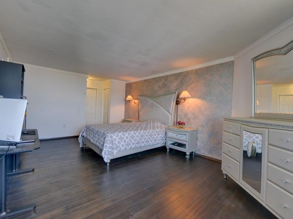 1502 Harmon Cove Tower 1502, Secaucus NJ 07094
