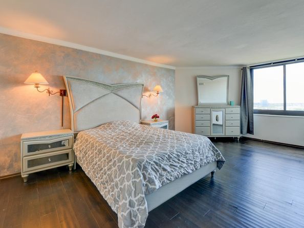 1502 Harmon Cove Tower 1502, Secaucus NJ 07094