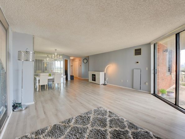 1502 Harmon Cove Tower 1502, Secaucus NJ 07094