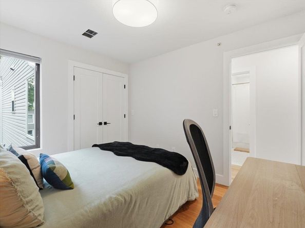 22 Lincoln St 3, Jersey City NJ 07307