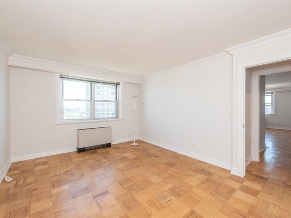 6600 Blvd East 19L, West New York NJ 07093