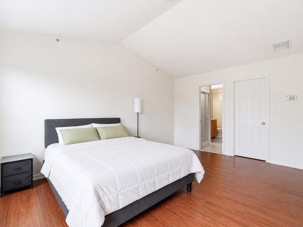 7 Atlas Ct, Jersey City NJ 07305