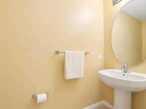 7 Atlas Ct, Jersey City NJ 07305
