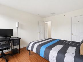 7 Atlas Ct, Jersey City NJ 07305