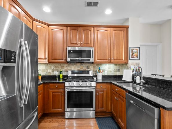 7400 River Rd 401, North Bergen NJ 07047