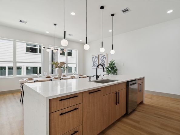 2952 Pitzlin Street, Houston TX 77023