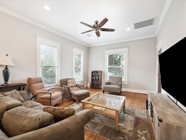 320 W 10th Street, Houston TX 77008