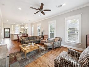 320 W 10th Street, Houston TX 77008