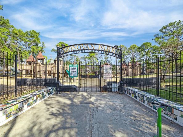 320 W 10th Street, Houston TX 77008