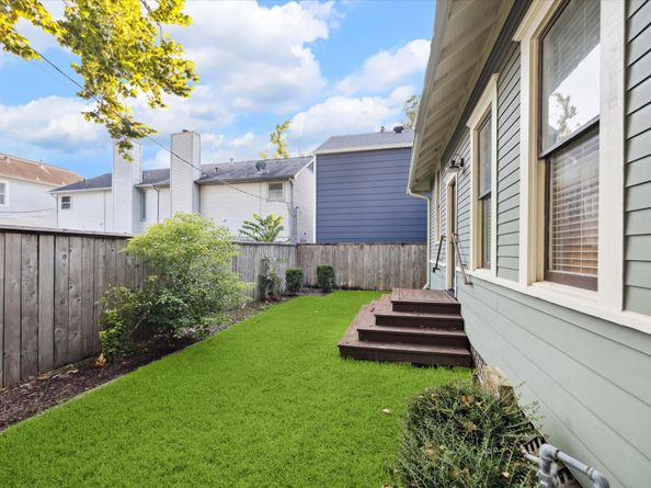 320 W 10th Street, Houston TX 77008