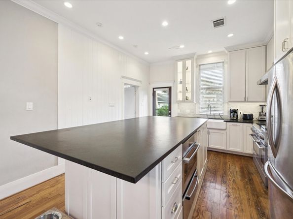 320 W 10th Street, Houston TX 77008