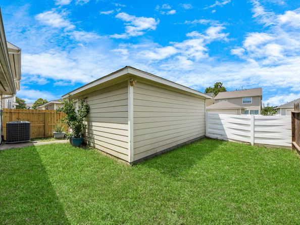 11930 Chanteloup dr, Houston TX 77047