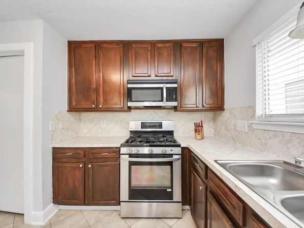 11930 Chanteloup dr, Houston TX 77047