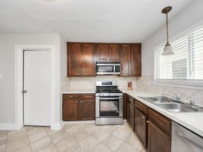 11930 Chanteloup dr, Houston TX 77047
