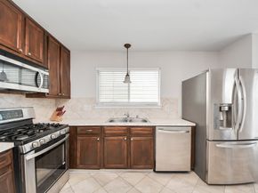 11930 Chanteloup dr, Houston TX 77047